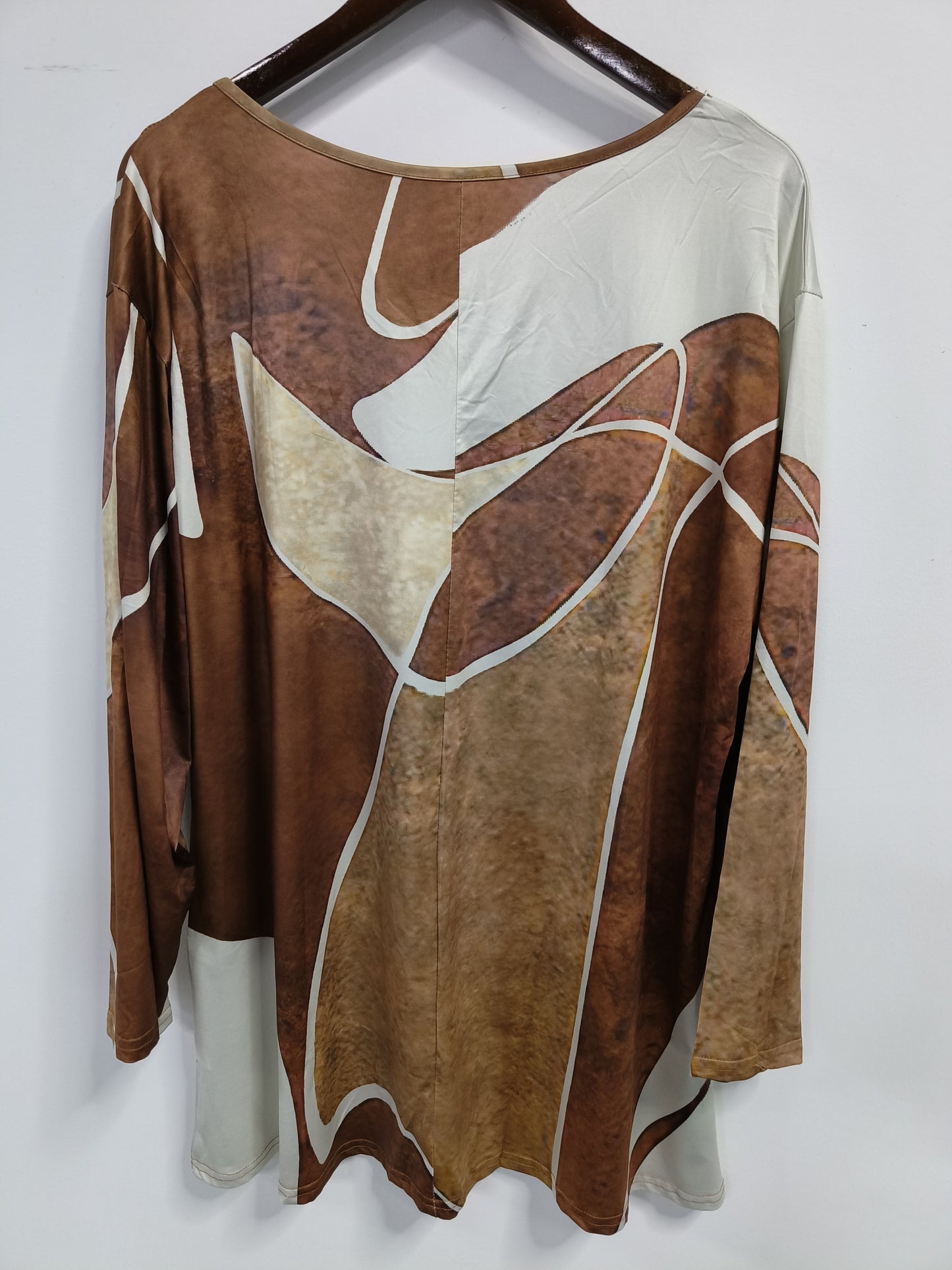 Plus Size Casual Top, Women's Plus Colorblock Random Print Long Sleeve V Neck Asymmetrical Hem Slight Stretch Top