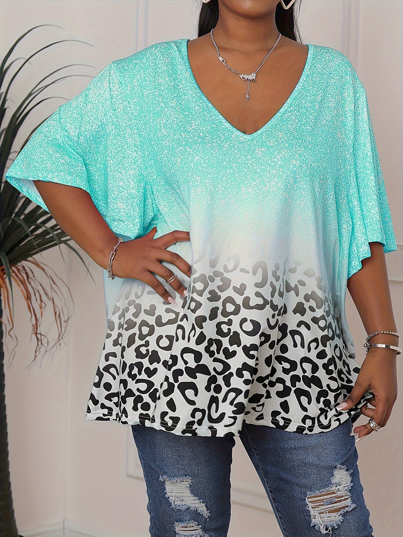 Plus Size Casual Top, Women's Plus Ombre & Floral & Glitter Print Short Sleeve V Neck Slight Stretch Top