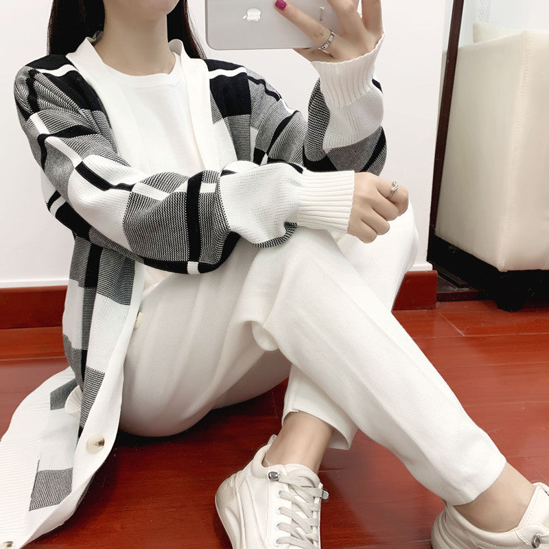 GBOLSOS Hot trade 2025 autumn and winter temperament three-piece set women's 2025 style age-reducing casual fashion knitted jacket sweater three-piece set