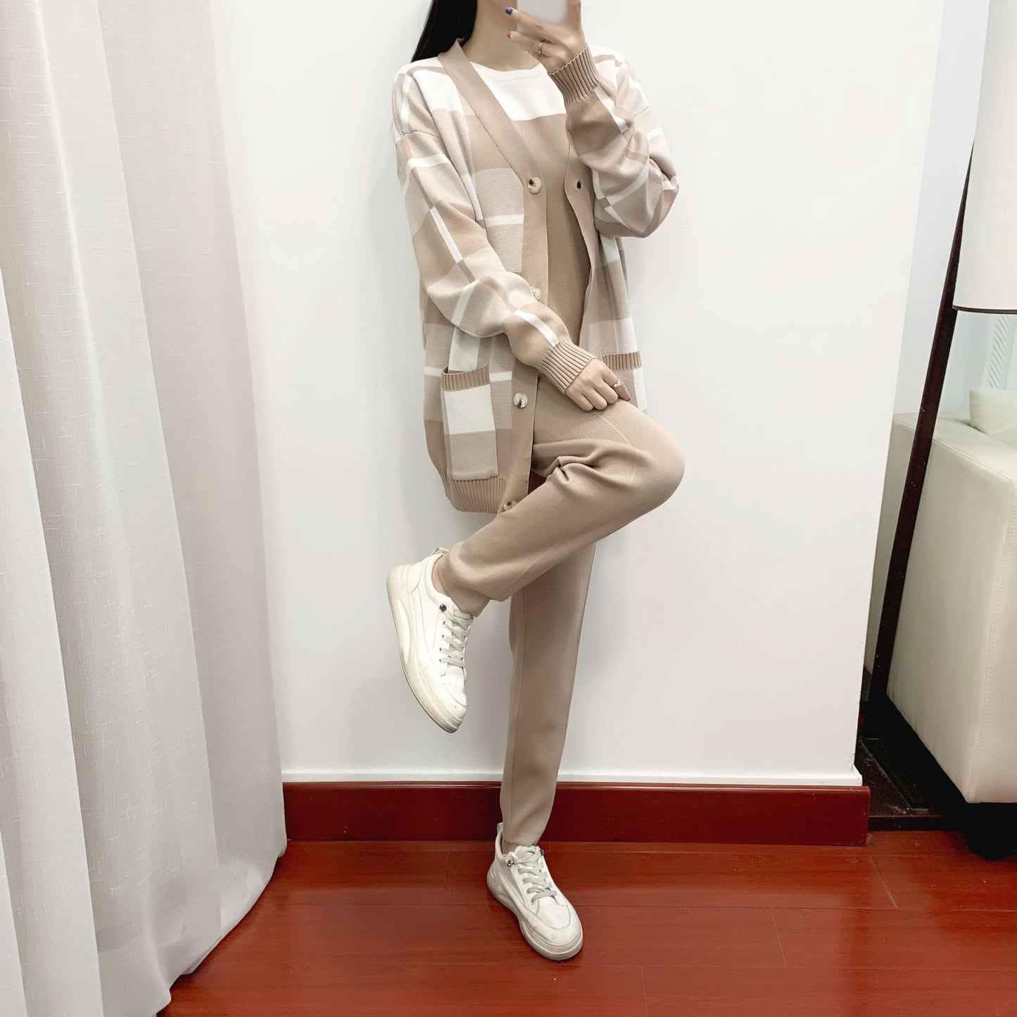 GBOLSOS Hot trade 2025 autumn and winter temperament three-piece set women's 2025 style age-reducing casual fashion knitted jacket sweater three-piece set