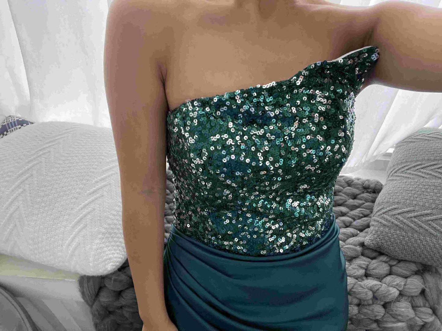 Gbolsos Green Chest Wrapping Long Robe with Sequins and Slit Female Slim Sexy Evening Dress