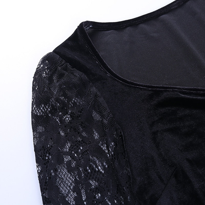 Gbolsos 90s Vintage Velvet Black Crop Top Elegant Lady Lace Flare Sleeve V Neck T-shirt Harajuku Grunge Retro Tees Women Gothic Clothes