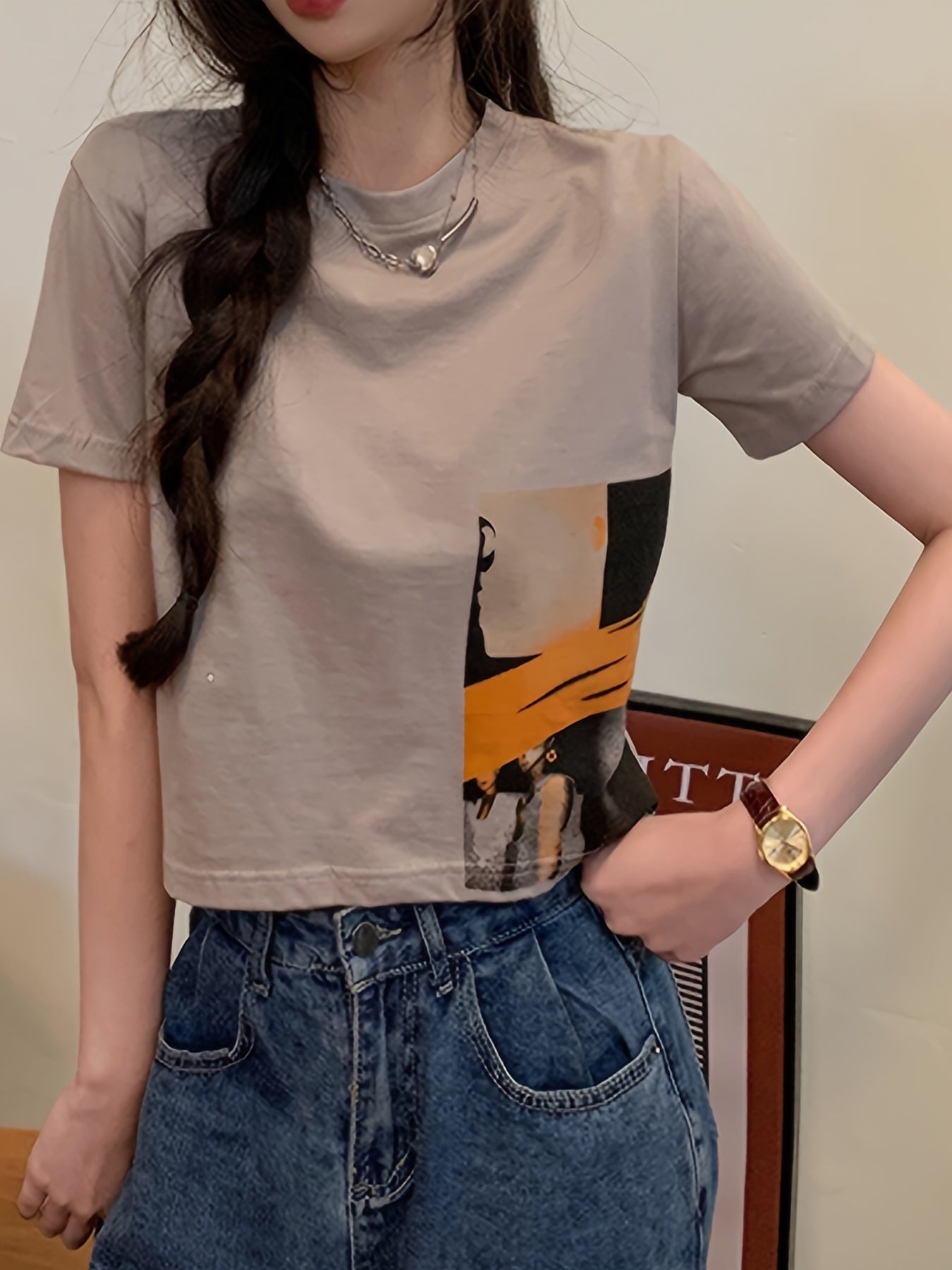 gbolsos  Y2K Figure Print Crop T-Shirt, Casual Crew Neck Short Sleeve T-Shirt For Spring & Summer, Women's Clothing